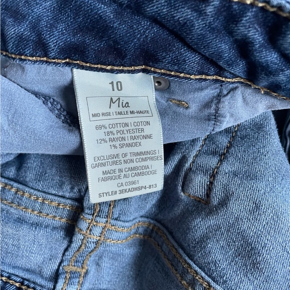 Mid Rise Capri Jeans, worn only a few times - Picture 4 of 4